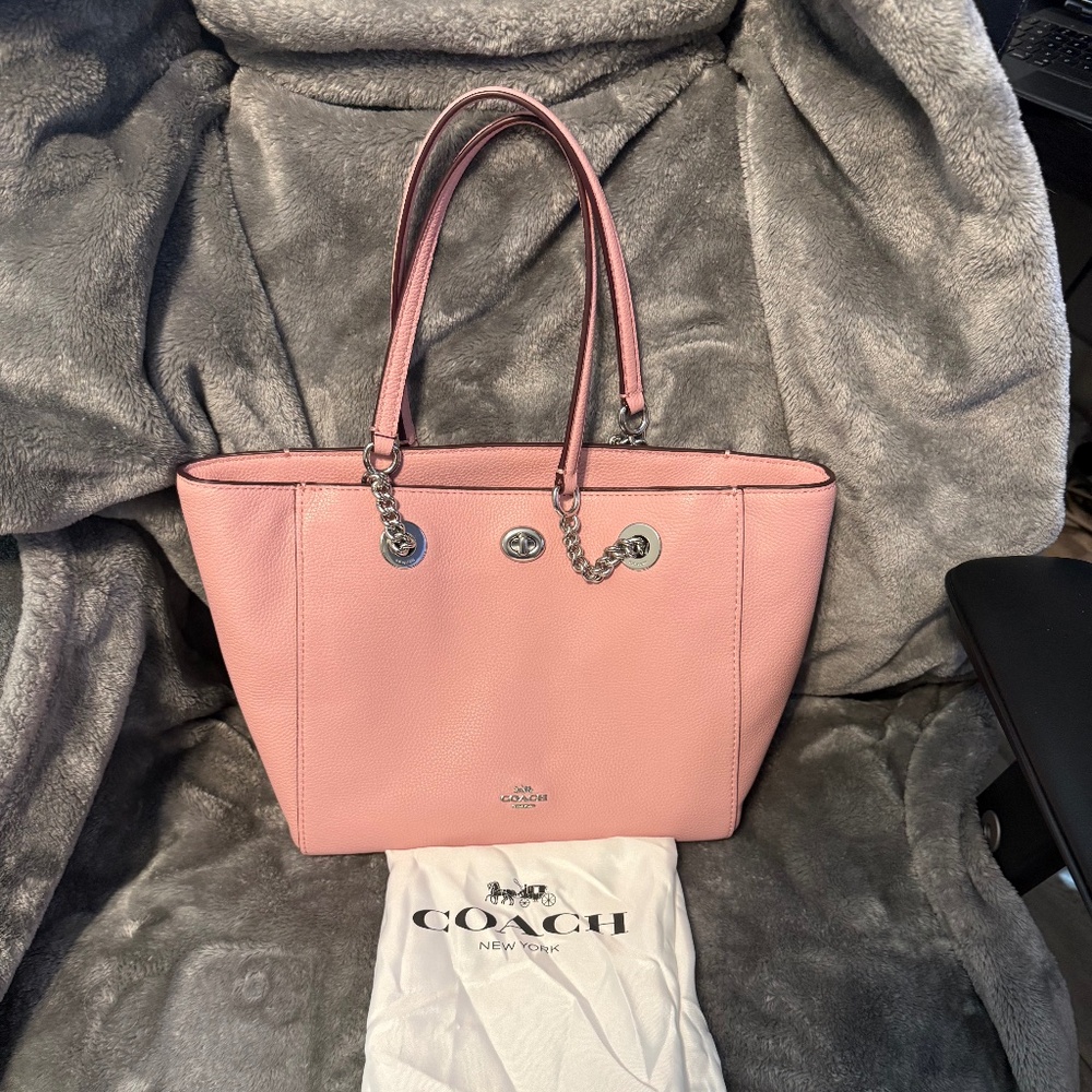 Coach Pebble Leather Turnlock Chain Tote - Powder Pink
